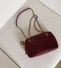 Load image into Gallery viewer, Chanel purse
